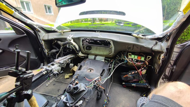 BMW E46 odpływ klimatyzacji – gdzie jest?